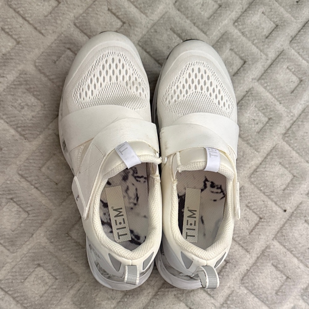 TIEM White cycling shoes